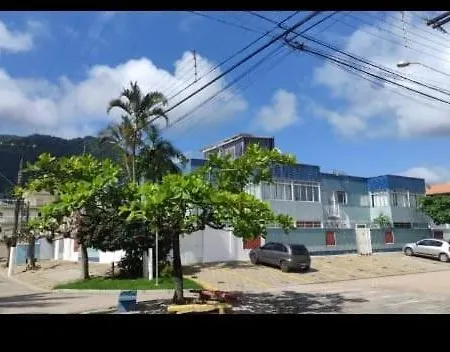 Apartmento 50 Metros da Praia Maranduba-3