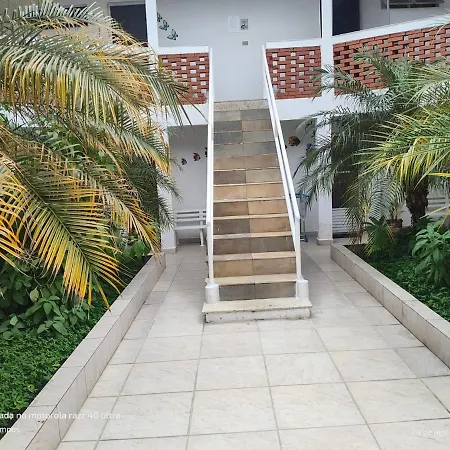 Apartmento 50 Metros da Praia Maranduba-2